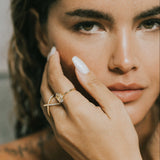 model wearing ciel ring 